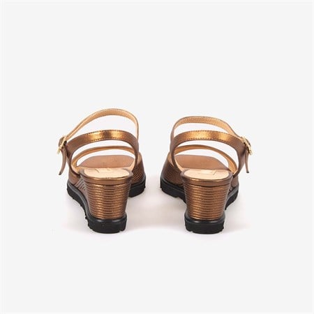 Hawen Angels Kadın Hakiki Deri Bilek Bantlı 7,5 cm Dolgu Topuklu Sandalet 169-269