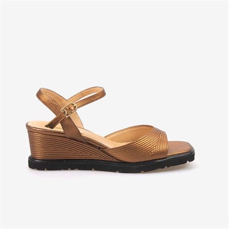 Hawen Angels Kadın Hakiki Deri Bilek Bantlı 7,5 cm Dolgu Topuklu Sandalet 169-269