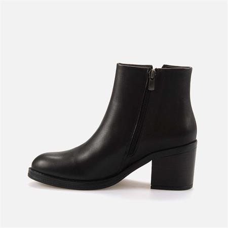 Rouge Kadın Hakiki Deri Kauçuk Taban Siyah Topuklu Bot 