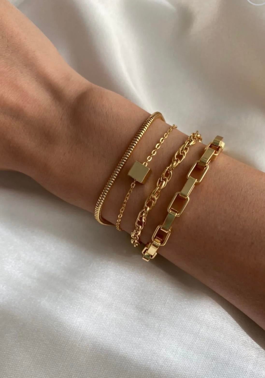 CUBE DÖRTLÜ GOLD BİLEKLİK SETİ