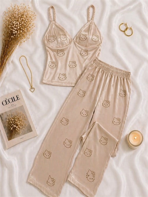 HELLOK DÖKÜLMEZ TAŞLI GÖĞSÜ DOLGULU PİJAMA TAKIM