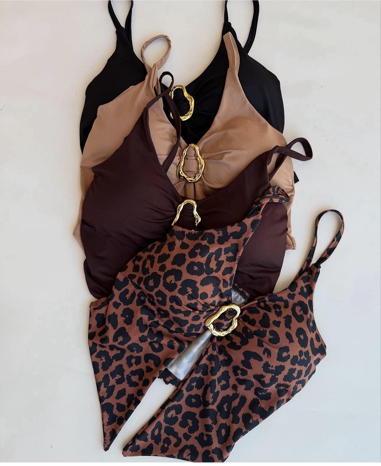 MEINNA GÖĞSÜDOLGULU AKSESUARLI BLUZ