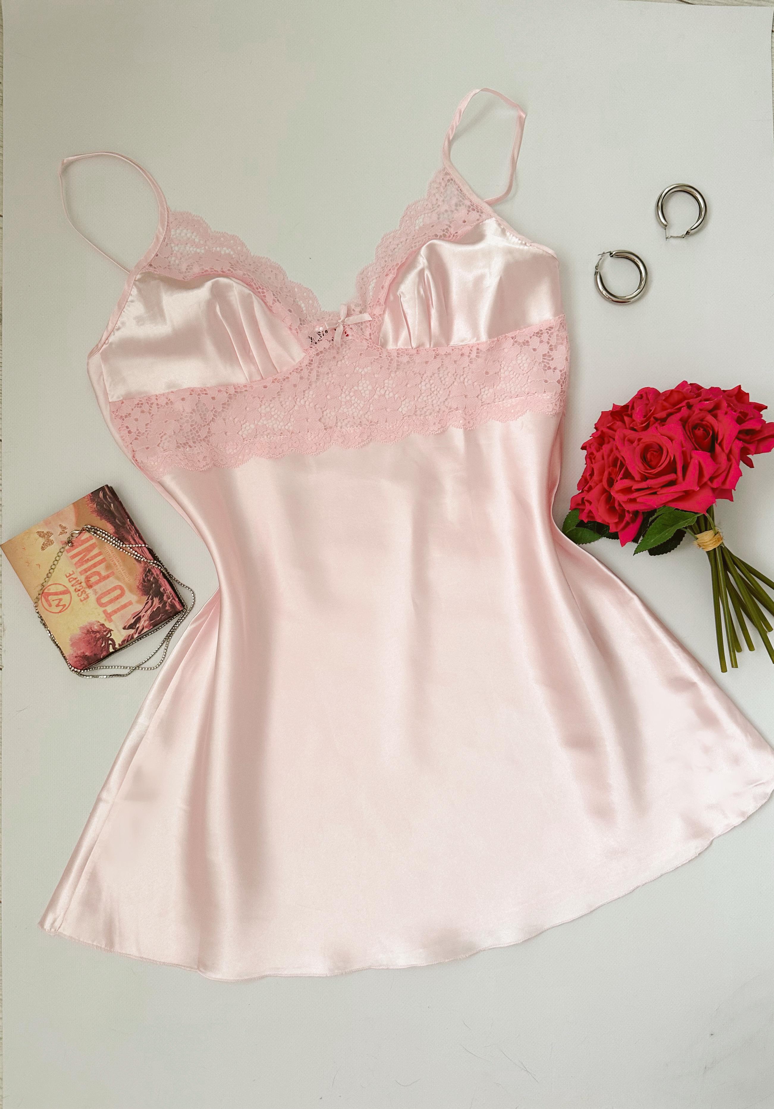 PINKY SATEN KISA GECELİK 