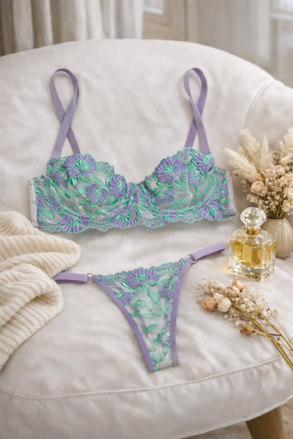 SANIA BRODE SÜTYEN STRING İÇ ÇAMAŞIRI TAKIMI