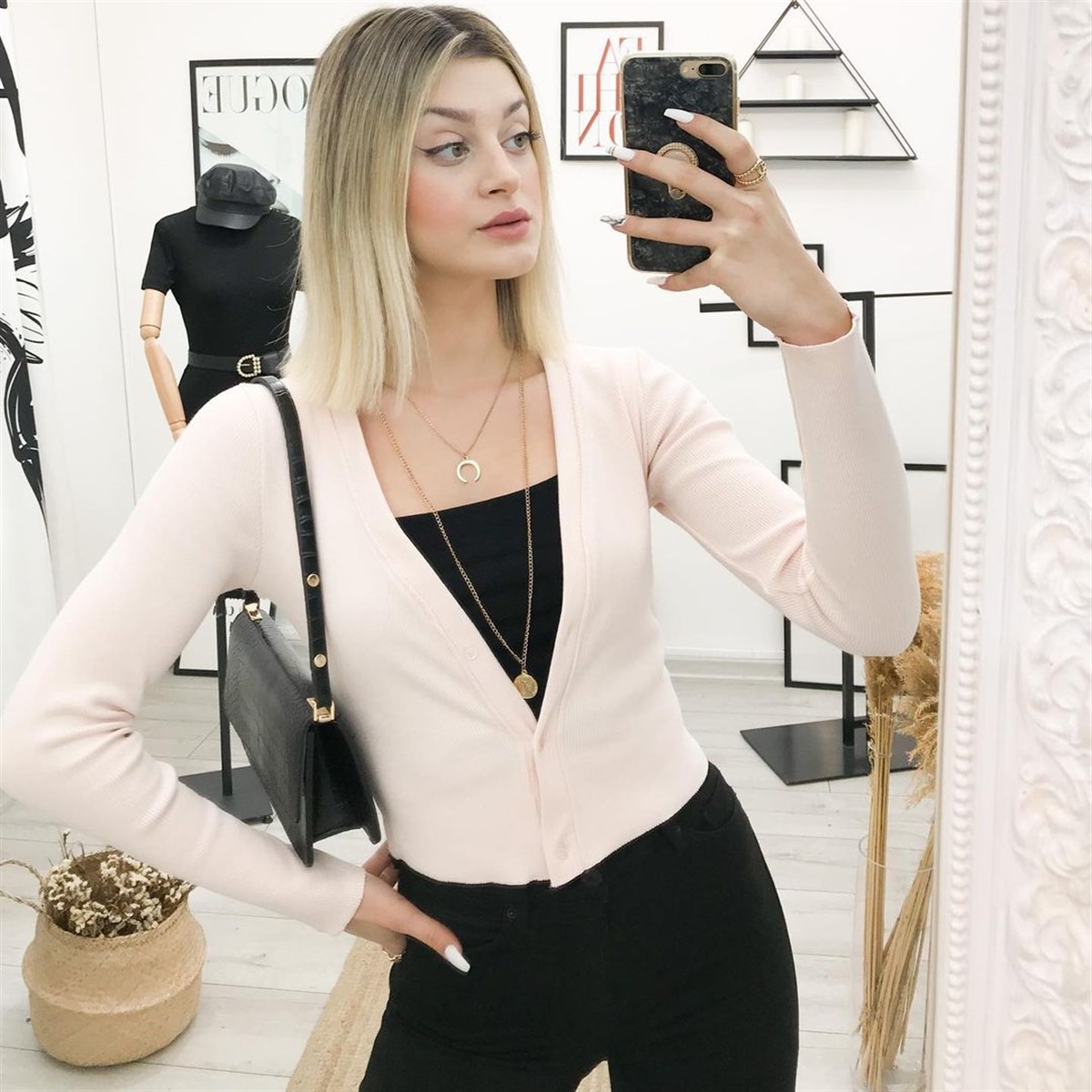 ÜÇ DÜĞMELİ HIRKA PUDRA
