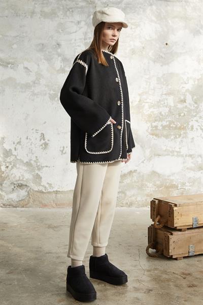 Alira Atkılı Kaşe Siyah Ceket