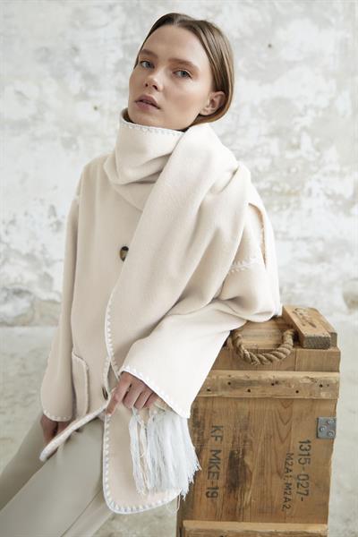 Alira Atkılı Kaşe Taş Ceket