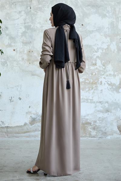 Arkadan Püskül Detay Büzgü Bej Ferace