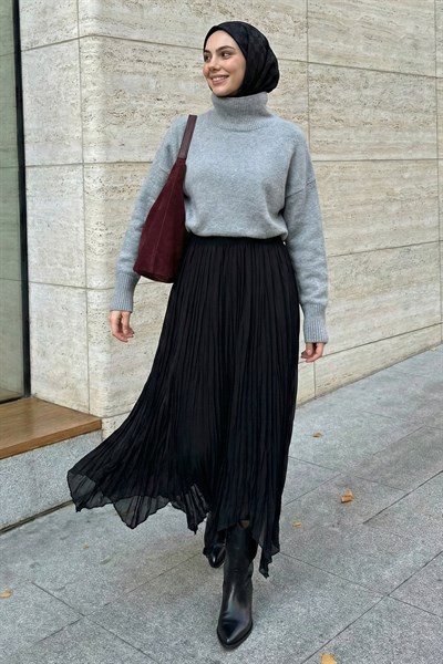 Asimetrik Siyah Tül Etek