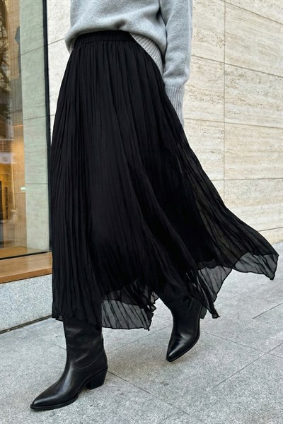 Asimetrik Siyah Tül Etek