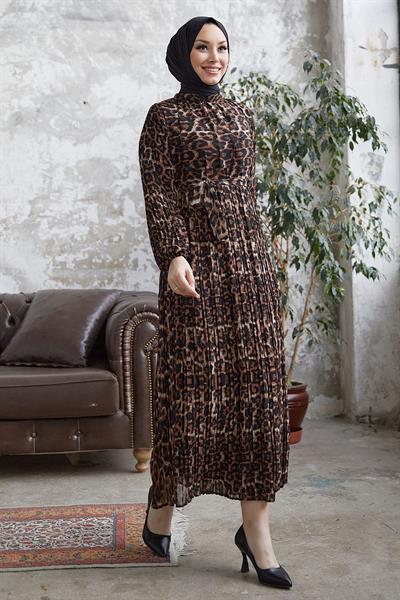 Aste Kuşaklı Piliseli Şifon Elbise - Kahverengi