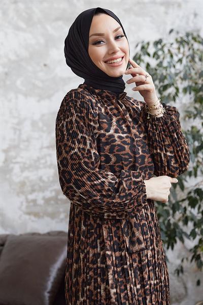 Aste Kuşaklı Piliseli Şifon Elbise - Kahverengi