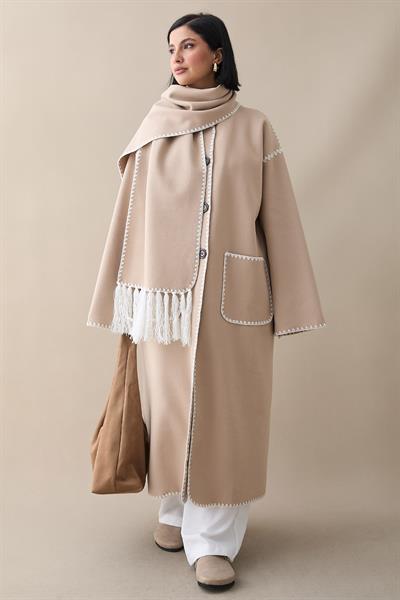 Atkılı Cepli Kaşe Uzun Açık Bej Ceket