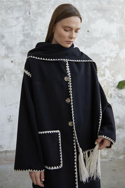 Atkılı Cepli Kaşe Uzun Siyah Ceket