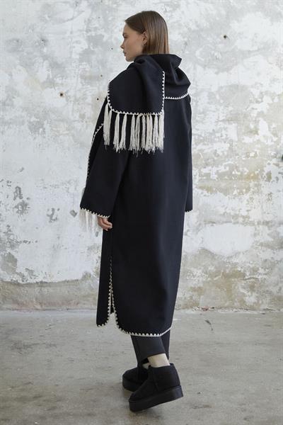 Atkılı Cepli Kaşe Uzun Siyah Ceket