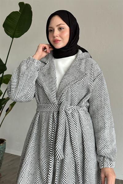 Balıksırtı Beyaz Kaşe Kaban