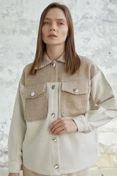 Balıksırtı Desenli Cepli Kaşe Ekru Ceket