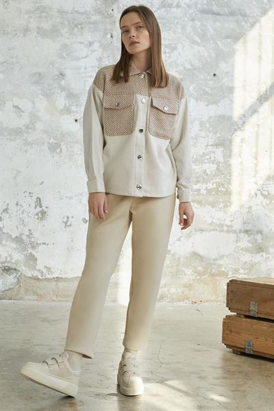 Balıksırtı Desenli Cepli Kaşe Ekru Ceket