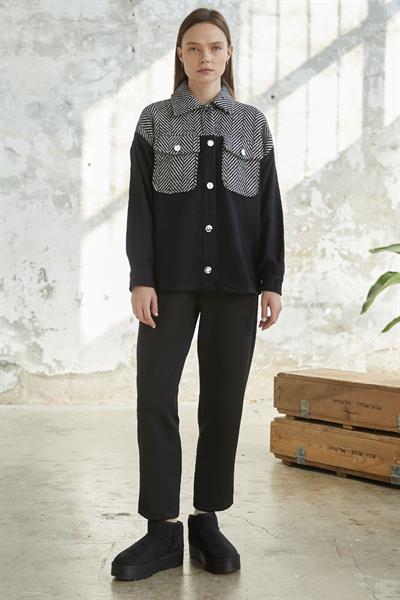 Balıksırtı Desenli Cepli Kaşe Siyah Ceket