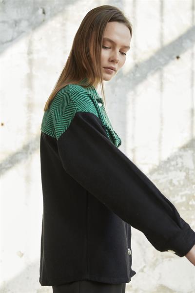 Balıksırtı Desenli Cepli Kaşe Yeşil Ceket