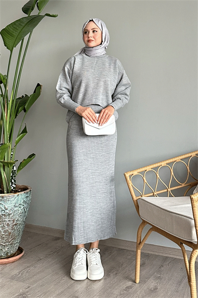 Balon Kollu Elbiseli Gri Triko Takım