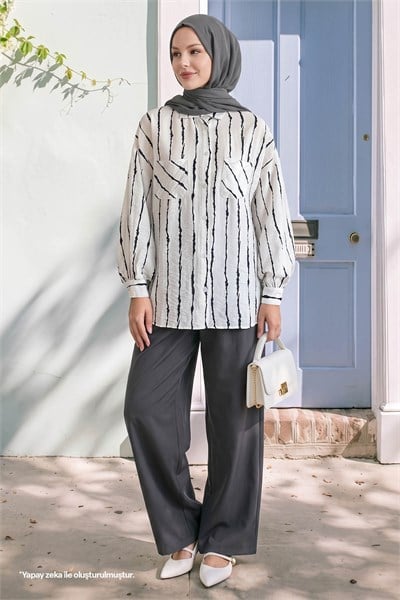 Batik Şeritli Salaş Beyaz Gömlek