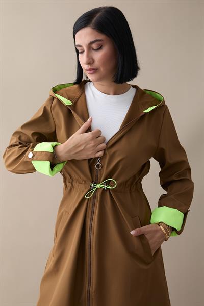 Beli Büzgülü Kapüşonlu Neon Trenç - Taba \ Yeşil