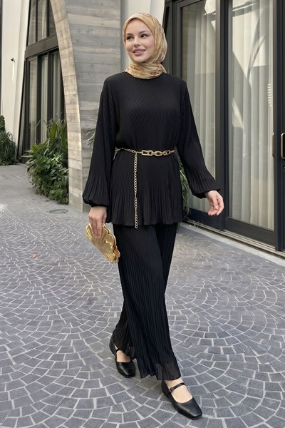 Bol Pantolonlu Piliseli Şifon Siyah Takım
