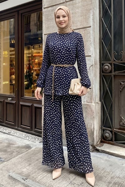Bol Pantolonlu Puantiyeli Piliseli Şifon Koyu Lacivert Takım