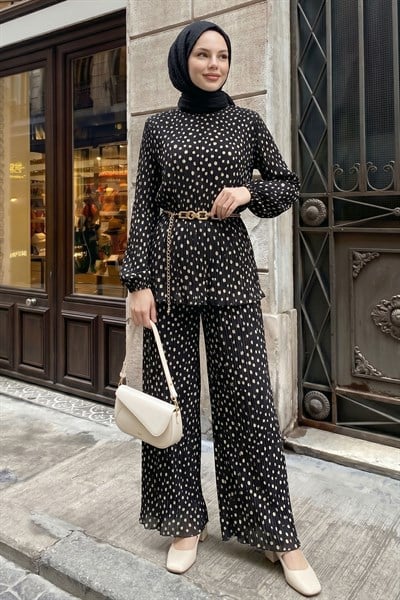 Bol Pantolonlu Puantiyeli Piliseli Şifon Siyah-Beyaz Takım
