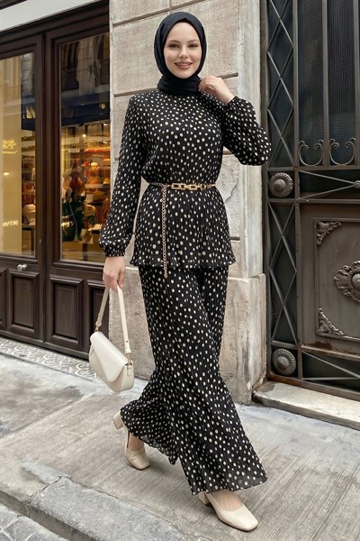 Bol Pantolonlu Puantiyeli Piliseli Şifon Siyah-Beyaz Takım