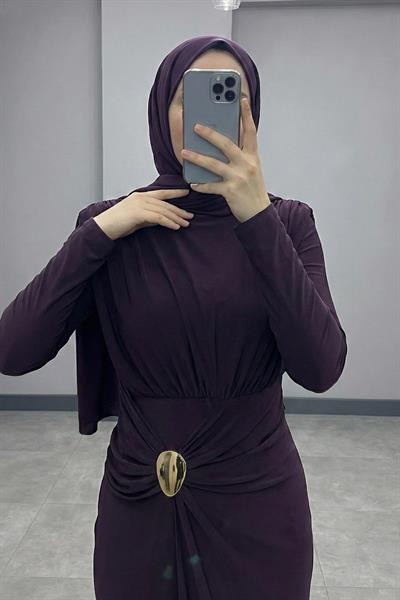 Broş Detay Büzgülü Mor Sandy Elbise