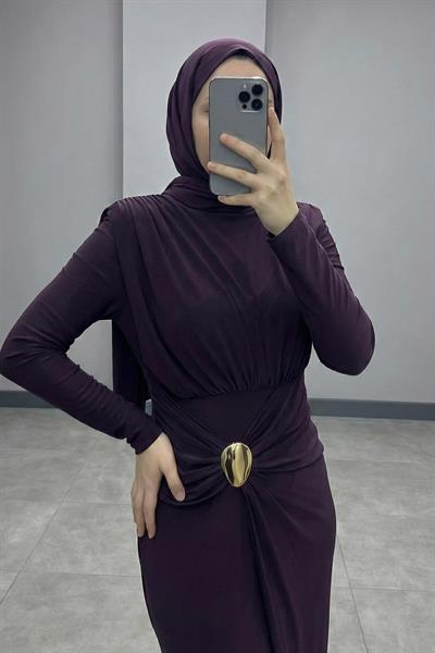 Broş Detay Büzgülü Mor Sandy Elbise