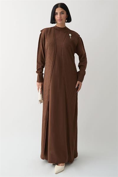 Broş Detay Yelekli Acı Kahve Triko Takım