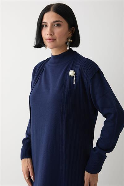 Broş Detay Yelekli Lacivert Triko Takım
