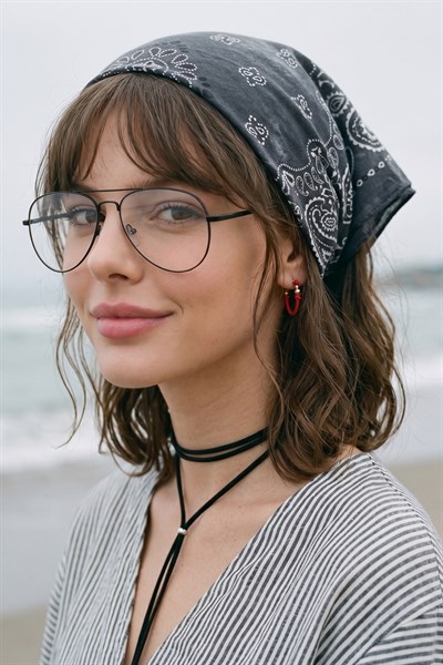 Buğulu Desenli Koyu Gri Bandana Fular 50x50