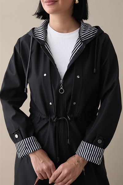 Çakımlı Çizgili Desen Uzun Siyah Trençkot