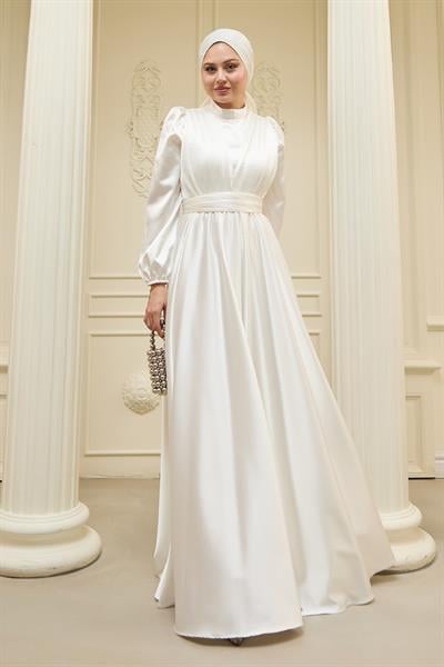 Çapraz Desenli Piliseli Beyaz Saten Elbise