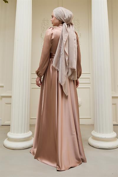 Çapraz Desenli Piliseli Camel Saten Elbise