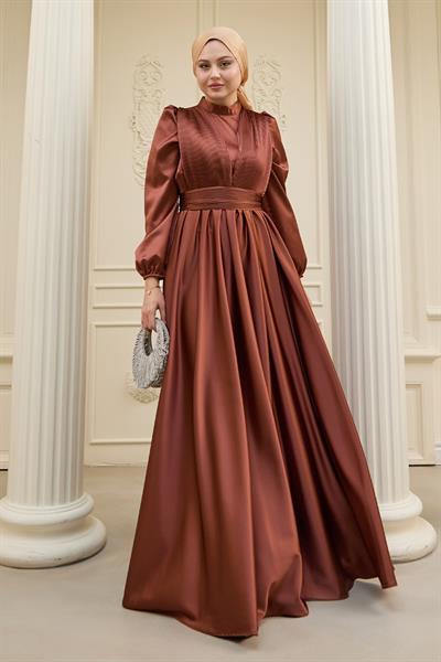Çapraz Desenli Piliseli Kahverengi Saten Elbise