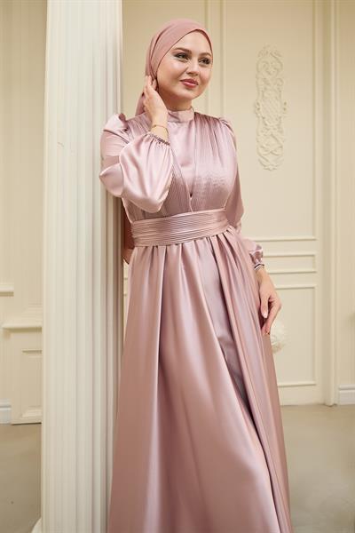 Çapraz Desenli Piliseli Pudra Saten Elbise