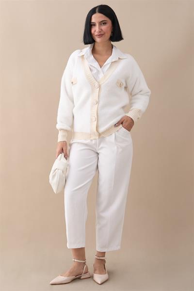 Cep Detaylı Tüylü Beyaz Triko Hırka