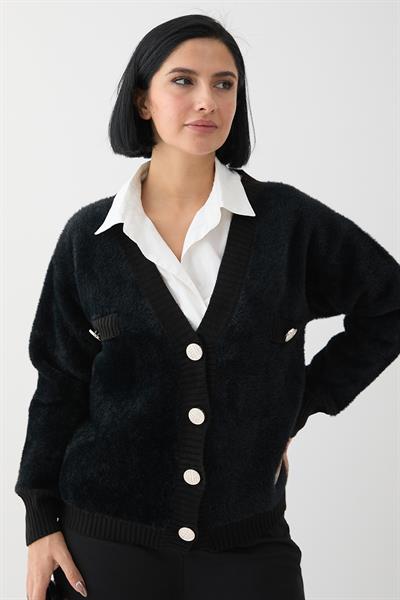 Cep Detaylı Tüylü Siyah Triko Hırka