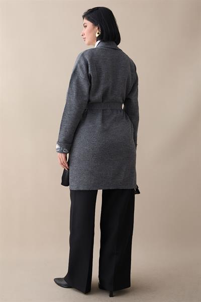 Cepleri Ve Kolları Nakış İşlemeli Gri Triko Ceket