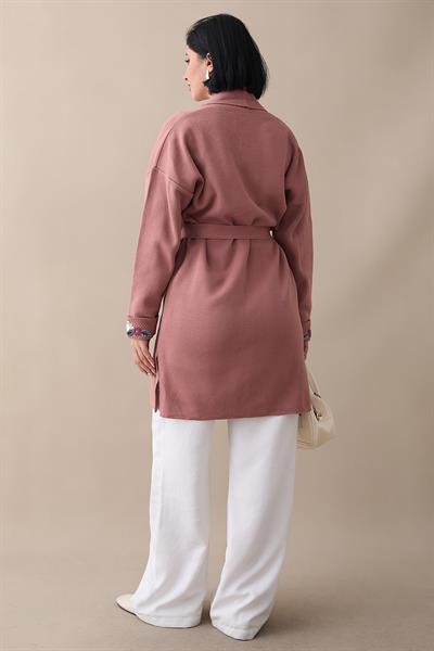 Cepleri Ve Kolları Nakış İşlemeli Gül Kurusu Triko Ceket