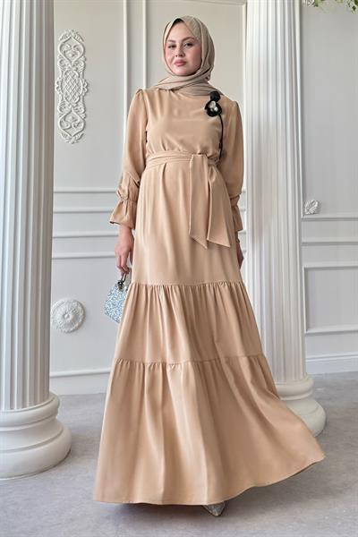 Çiçek Broş Detay Kuşaklı Camel Elbise