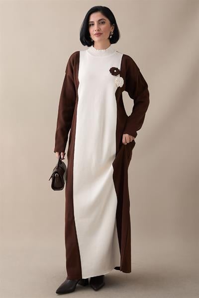 Çiçek Detay Çift Renk Acı Kahve Triko Elbise