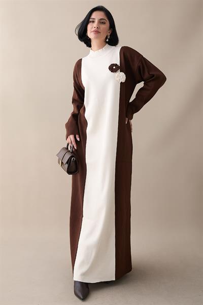 Çiçek Detay Çift Renk Acı Kahve Triko Elbise