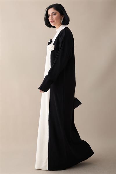 Çiçek Detay Çift Renk Siyah Triko Elbise