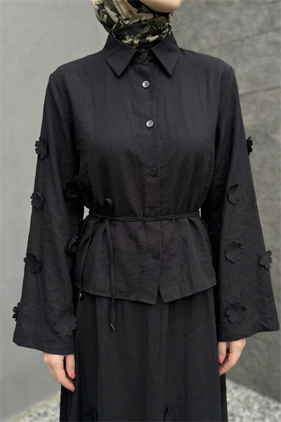 Çiçek Detaylı Gömlekli Siyah Takım